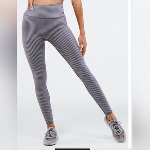 ❄️3/$25 FABLETICS High-Waisted Seamless Rib Legging